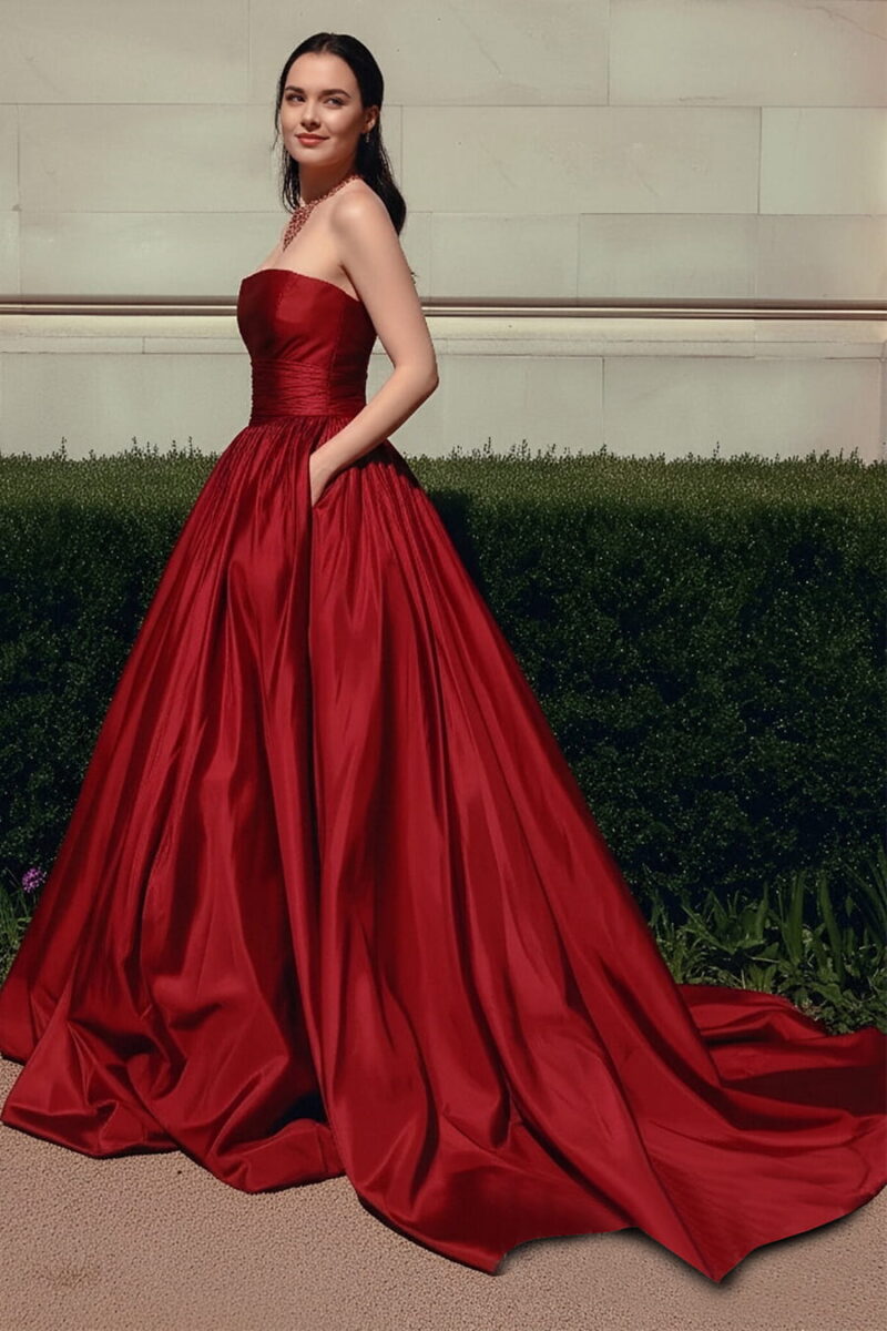 Vestido de baile de tafetán rojo oscuro sin tirantes con cintura fruncida