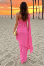 Maxivestido asimétrico sin tirantes fucsia