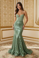 Robe de bal de fin d'année en spandex et paillettes vert sauge avec découpe audacieuse dans le dos